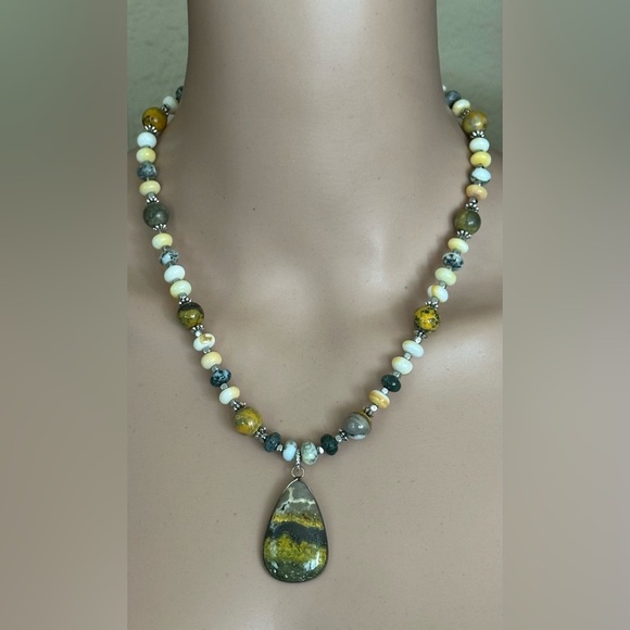 20-1/2 inch Bumblebee Jasper bead necklace NWOT - Picture 11 of 11